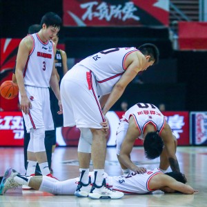 c7c7.app-关于篮球赛场上发生惊险逆转，引发观众泪目的信息