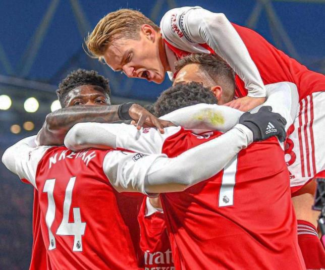 头号射手受伤停赛场上进攻瞬间瓦解的简单介绍