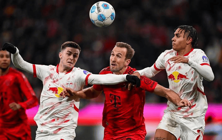 拜仁慕尼黑重返榜首，夺得联赛冠军