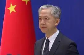 比赛中偶发冲突，让人关注球员间互动！
